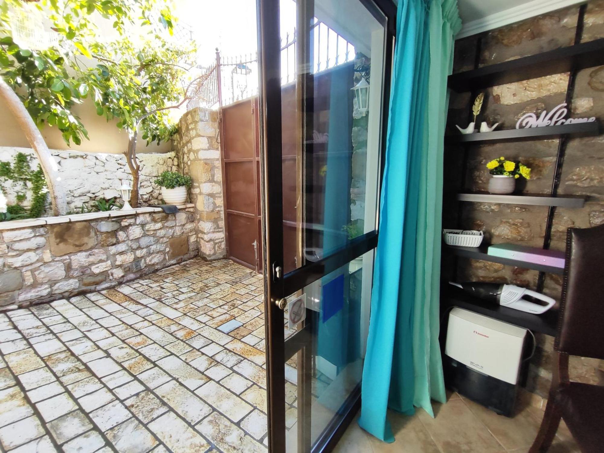 Naupactus Unique Harbor Apartment In A Stone House! Nafpaktos Ngoại thất bức ảnh