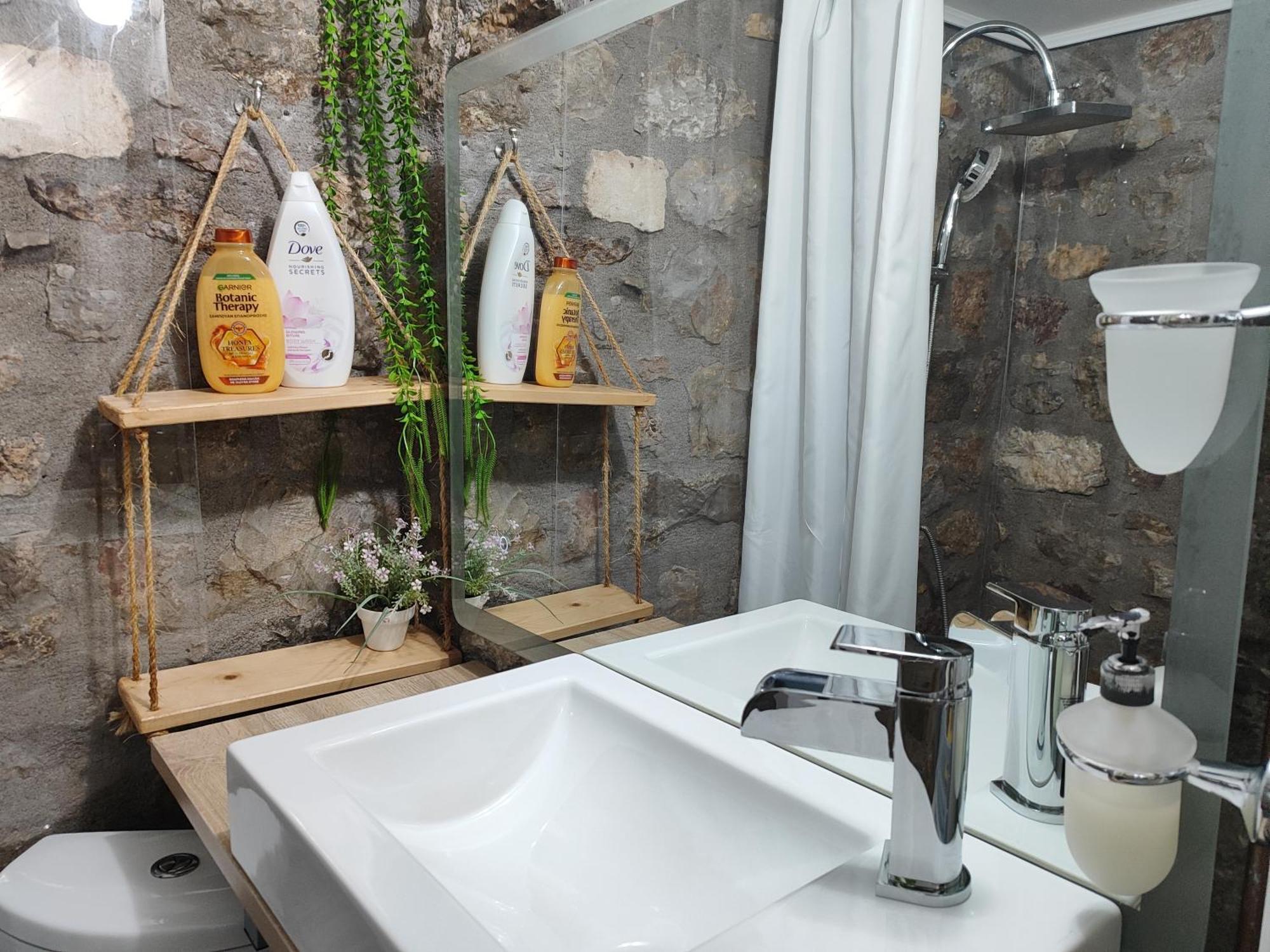 Naupactus Unique Harbor Apartment In A Stone House! Nafpaktos Ngoại thất bức ảnh